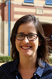 Dr Aline Navega Biz