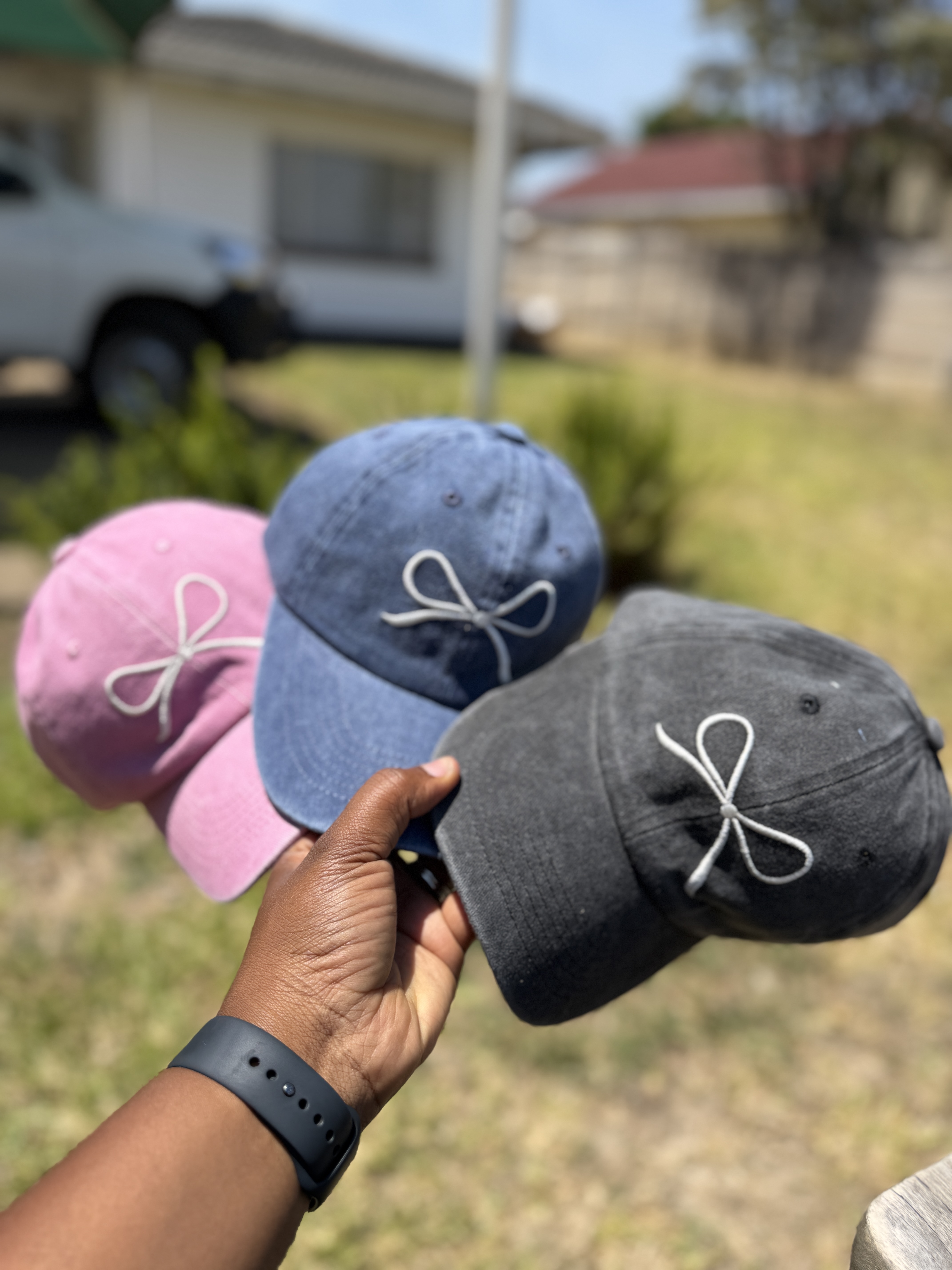 Caps