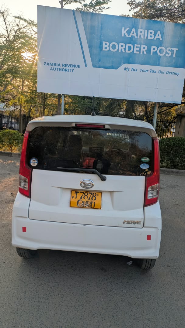 Car awaiting to cross to Kariba Zim side