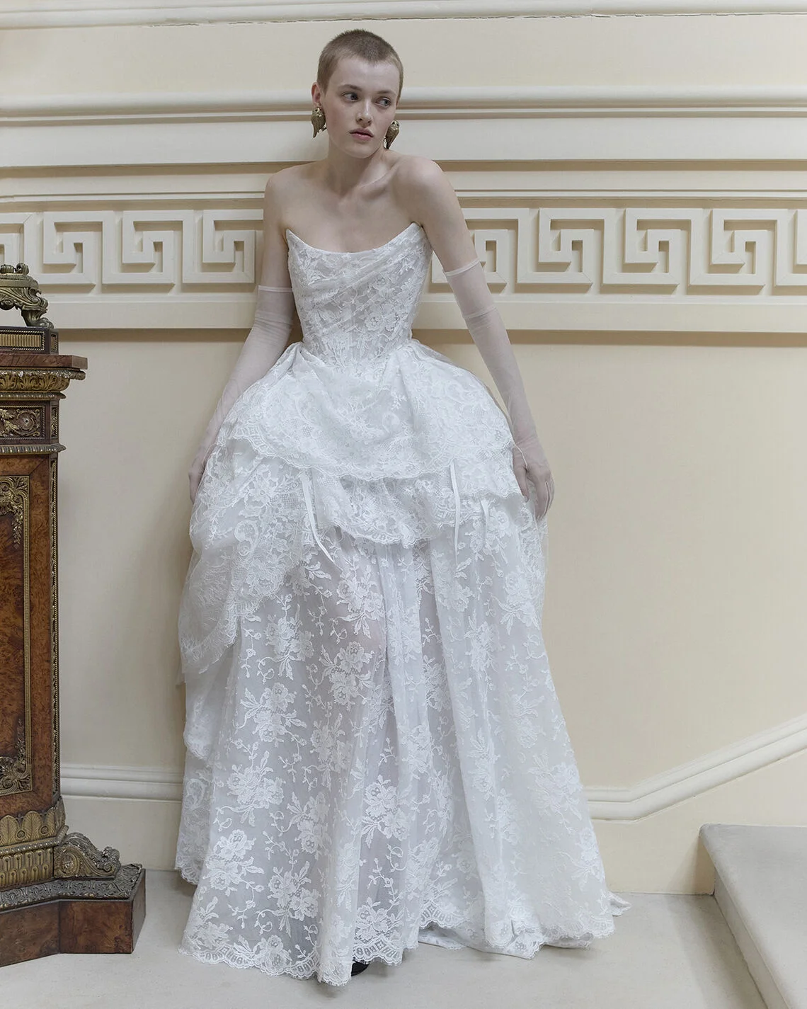 VW_2027 Bridal_Couture_Daphne_2_PDP.jpg