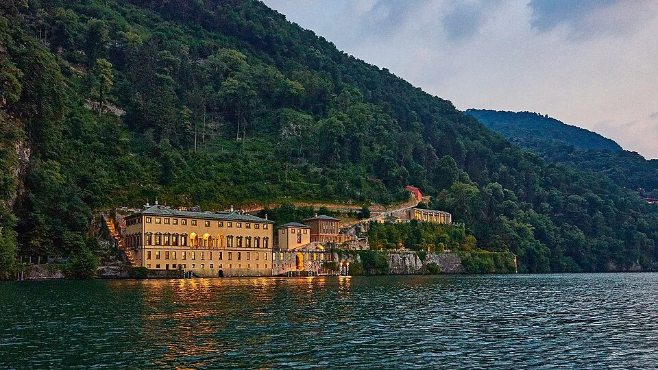 Villa Pliniana.jpg